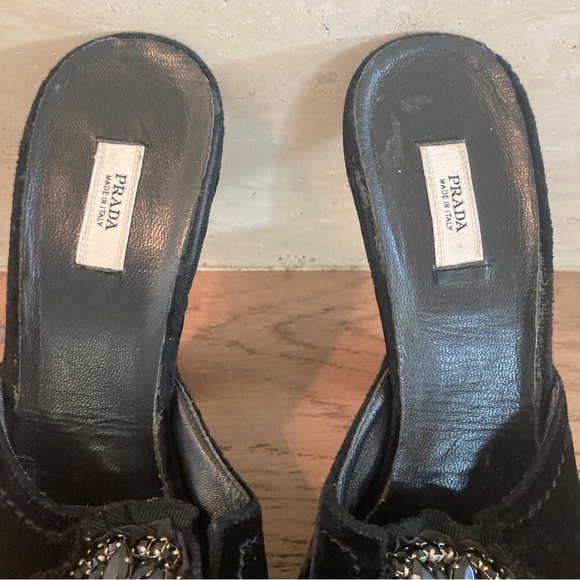 Prada, vintage, velvet and rhinestone high heel - Picture 2 of 7